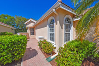 Building Photo - 650 SW Treasure Cove