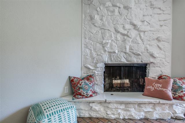 Building Photo - 7758 Dentcrest Dr