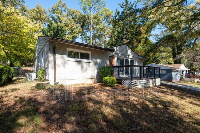 Building Photo - 3442 Longleaf Dr