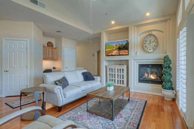 Building Photo - 14000 N 94th St