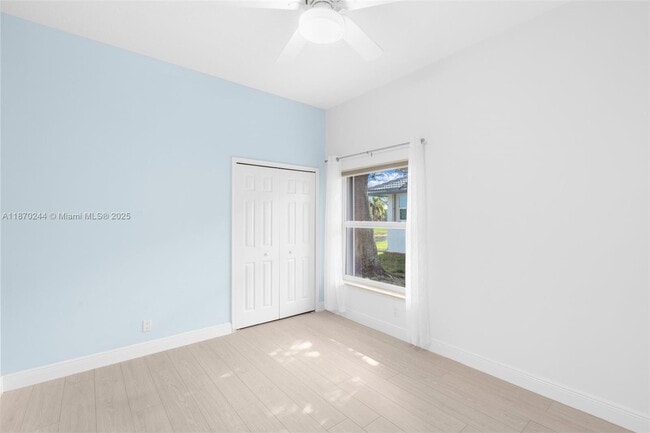 Building Photo - 5135 Kensington Cir