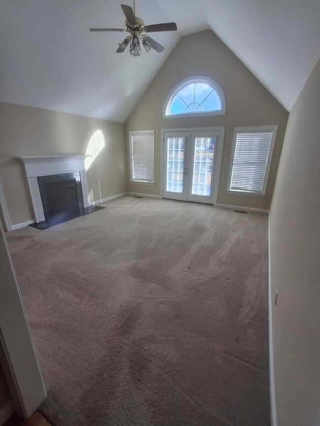 Building Photo - 3 Bedroom 2 Bath Ranch