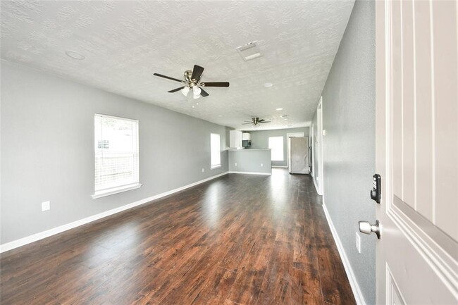Building Photo - 2802 Bringhurst St