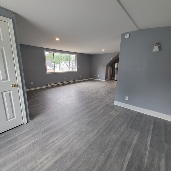 Living Room - 504 Homestead Ave