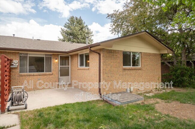 Building Photo - 1515 Stuart St