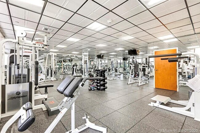 Building Photo - 5757 Collins Ave