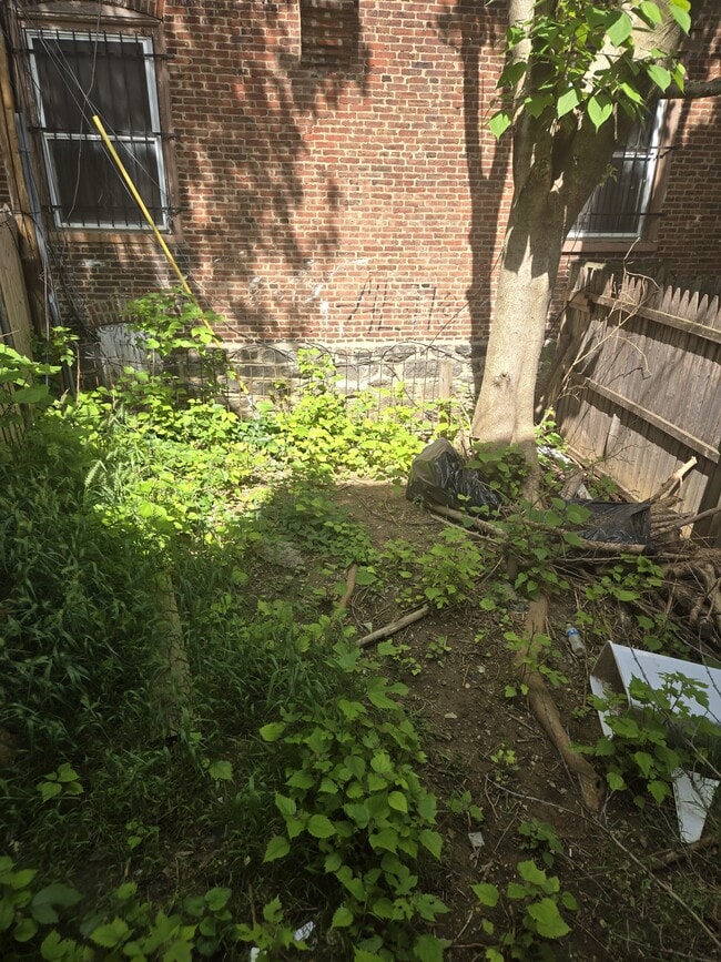 Building Photo - 1049 S 54th St