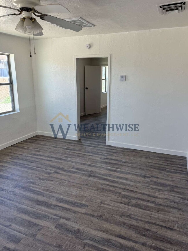 Building Photo - Freshly Remodeled 2 Bedroom 1 Bath Home for Rent 19 W Michigan Dr Unit A,Tucson, AZ 85714 $950 / ...