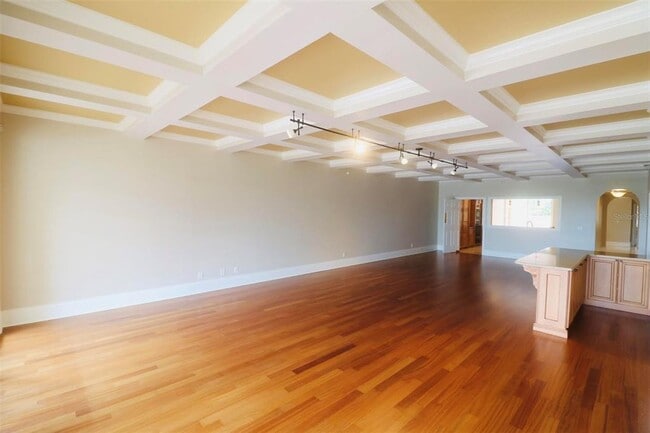 Building Photo - 1110 W Ivanhoe Blvd