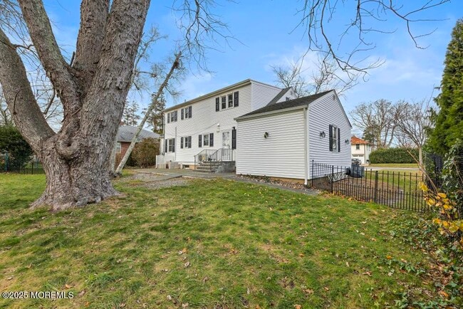 Building Photo - 308 Buttermere Ave