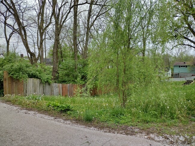 Building Photo - Silver mountain creek green abode
