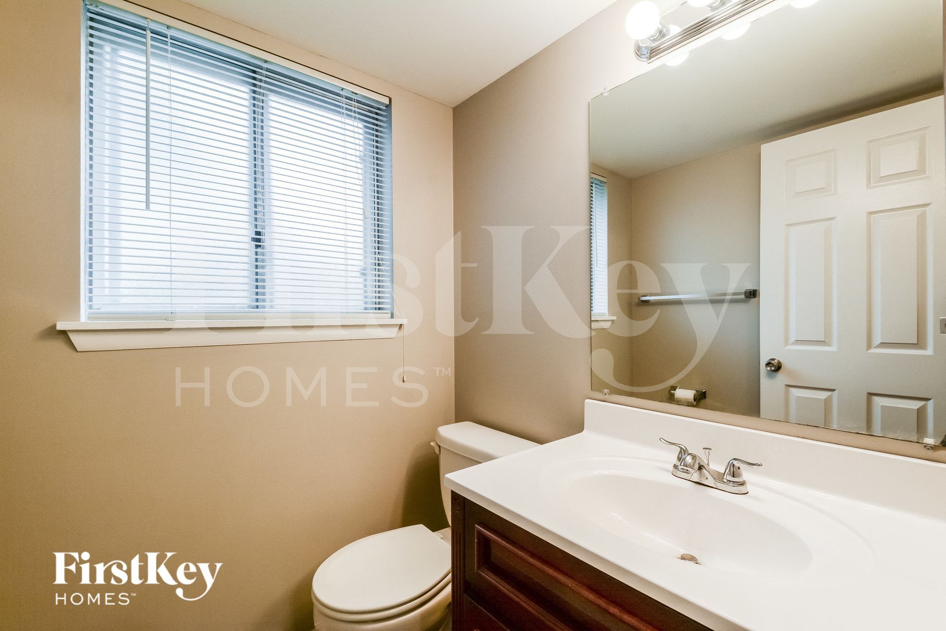 Building Photo - 186 River Valley Dr