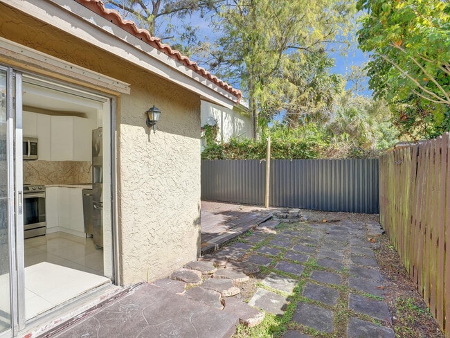 Building Photo - 1257 NW 91st Ave