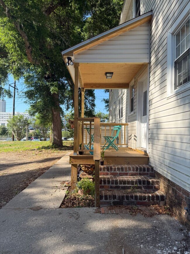 Building Photo - 1208 S Gadsden St