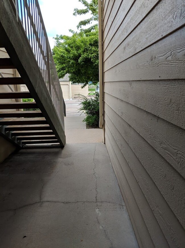 Building Photo - Adorable 1BR/1BA in Lowry Neighborhood! AV...