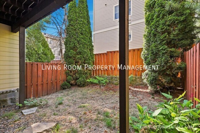 Building Photo - 15578 SW Black Quartz St