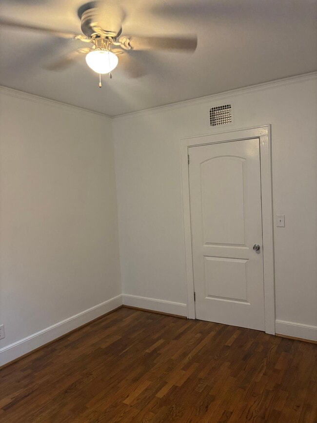Building Photo - 401 N Magnolia St