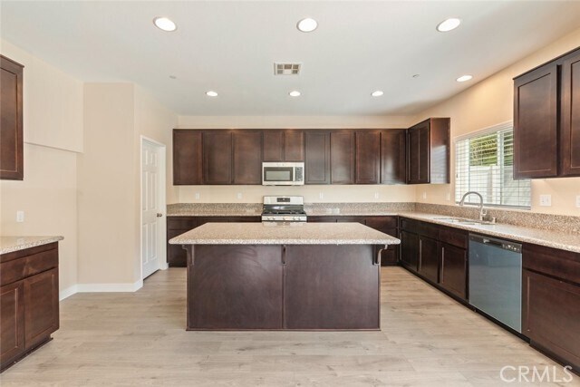 Building Photo - 35135 Sorrel Ln