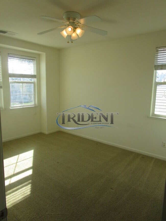 Building Photo - Beautiful 2 story Yuba City home