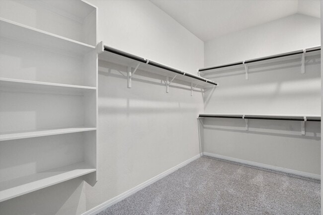 Building Photo - Huge 5-Bedroom Home for Lease in South Austin