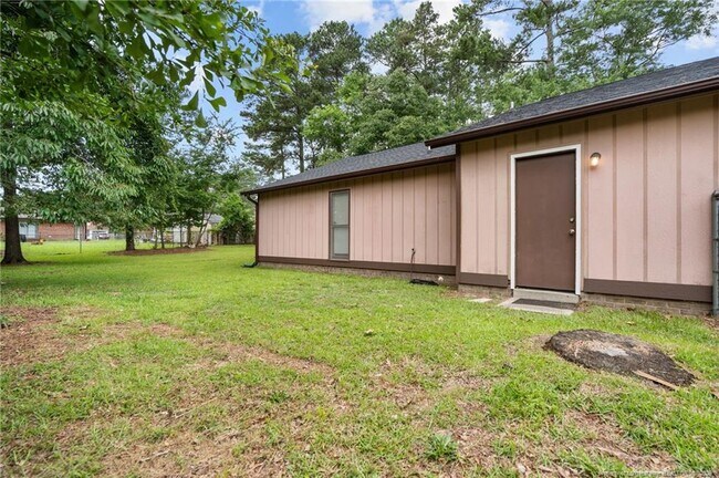 Building Photo - 920 Inglewood Ln