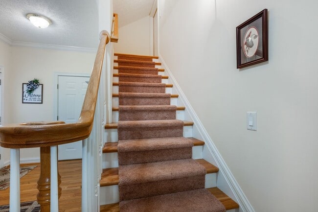 Building Photo - Executive Rental