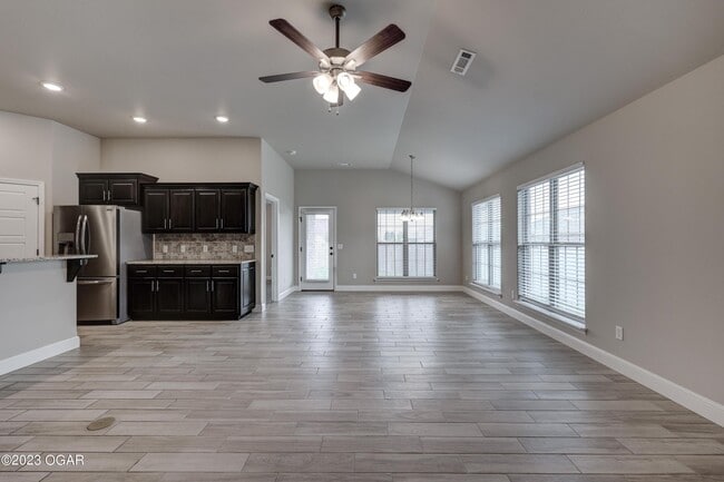 Building Photo - 2030 Mardale Cir