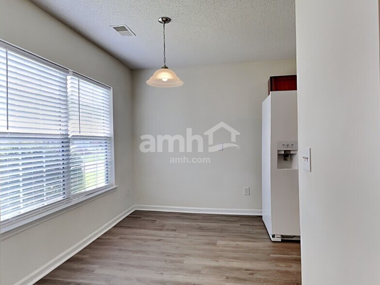 Building Photo - 530 Beverly Dr