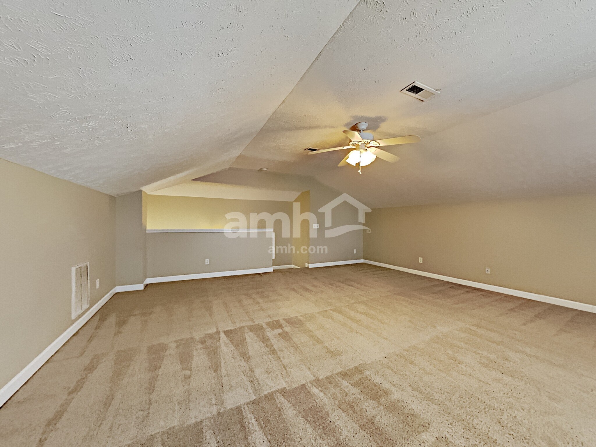 Building Photo - 673 Smoky Mountains Dr