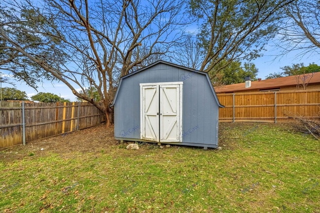 Building Photo - 2602 Burningtree Ct