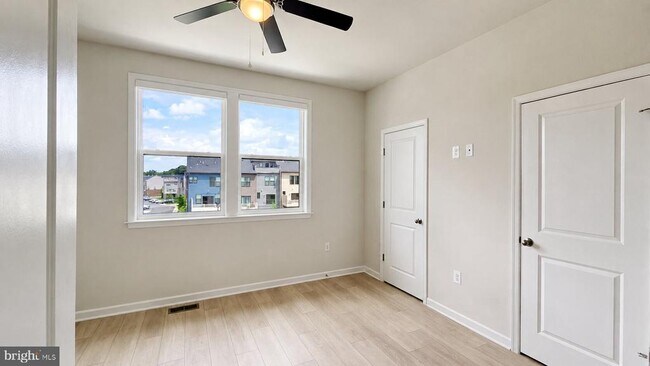 Building Photo - 4809 Vista Green Ln
