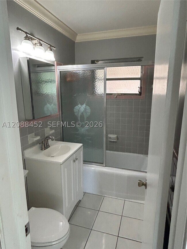 Building Photo - 5372 W 4th Ln