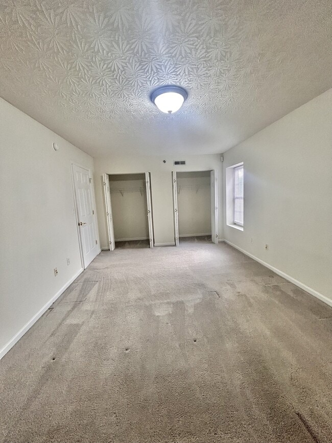 Building Photo - 23 Rosewood Ct