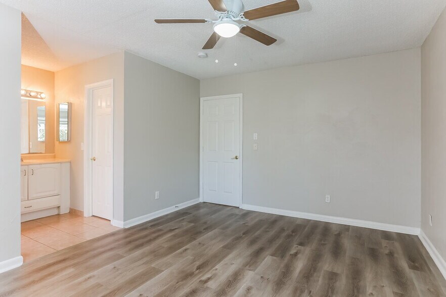 Building Photo - 3731 NW 114th Ave