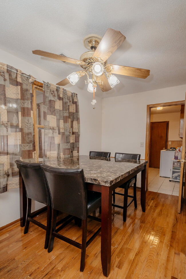 Building Photo - Fully Furnished Charleston Rental Near Folly Beach – Utilities Included | $3,600/Month
