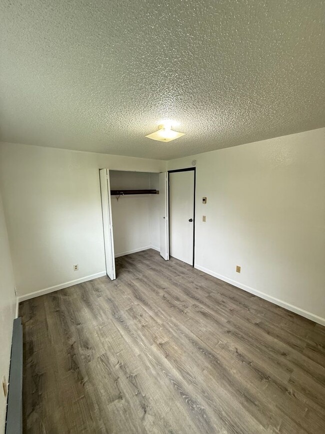 Building Photo - 2211 Sumner Ave