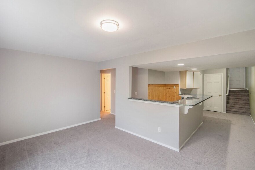 Building Photo - 9527 Greenfield Ct