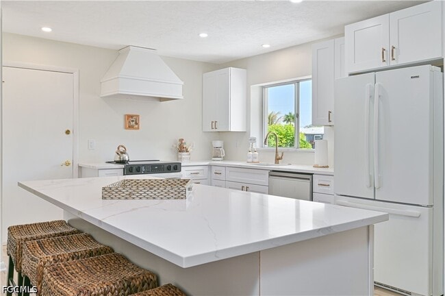 Building Photo - 4520 SE 9th Ave