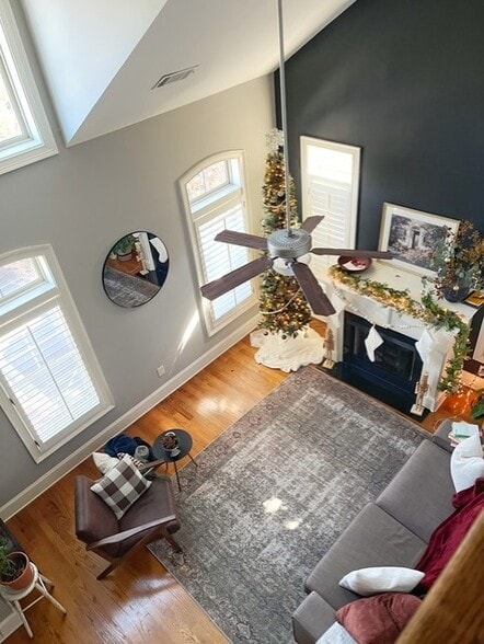 Building Photo - 6453 Chariot St