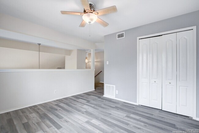 Building Photo - 6002 Woodway Pl