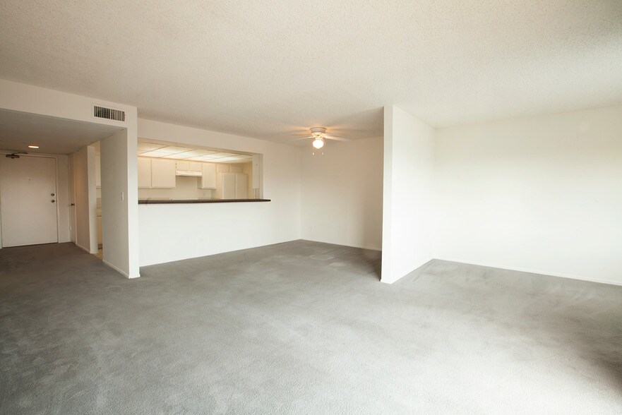 Building Photo - 601 Westholme Ave