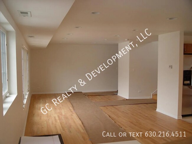 Building Photo - ***FULLY UPDATED HOFFMAN ESTATES HOME / BI...