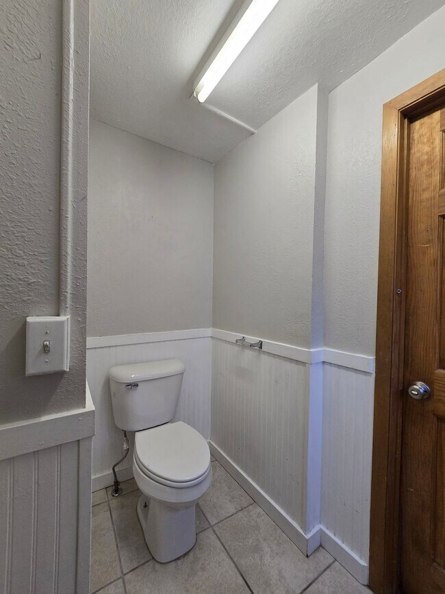 Building Photo - 135 Custer Ave