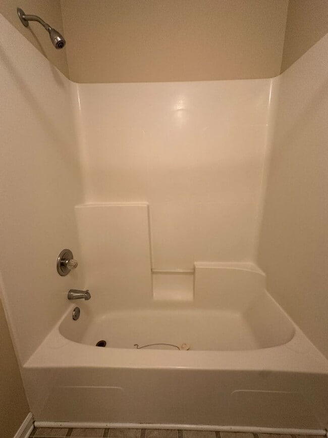 Building Photo - Briarwood West!!!