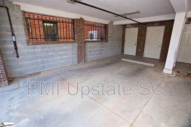 Building Photo - 301 Augusta St