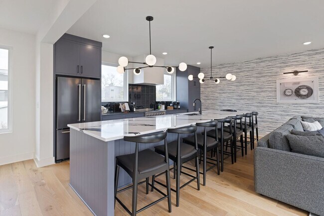 Building Photo - 1117 3rd Ave S