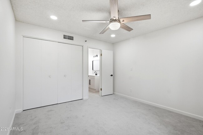 Building Photo - 4444 E Paradise Village Pkwy N