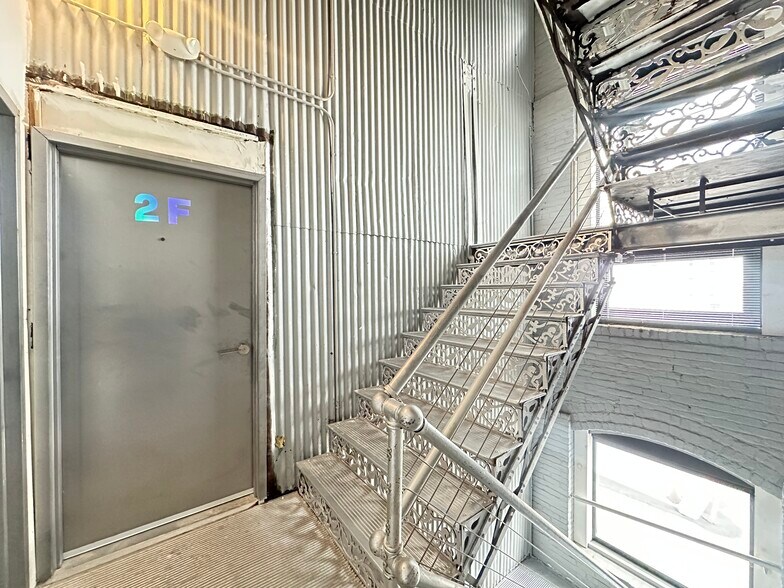 Building Photo - 109 Summer St