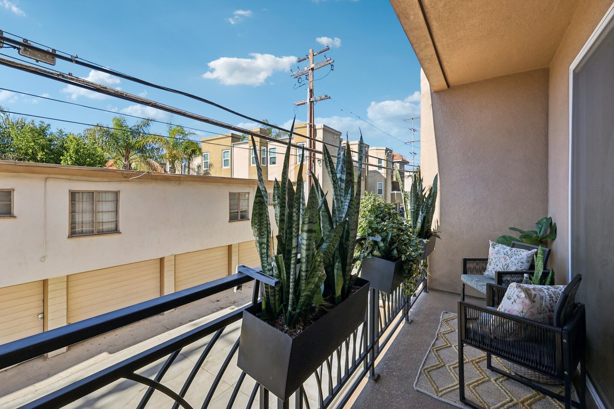 Building Photo - 3990 Centre St