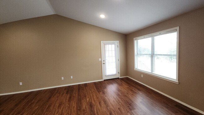 Building Photo - 2002 S Frankfort Ave